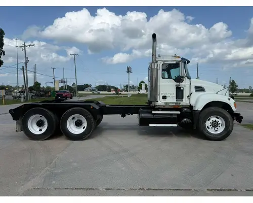MACK CV713 GRANITE Complete Vehicle