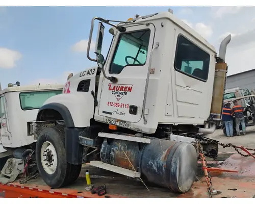 MACK CV713 GRANITE Complete Vehicle
