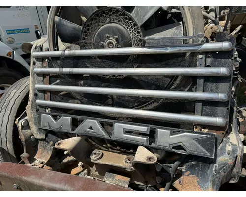 MACK CV713 GRANITE Grille