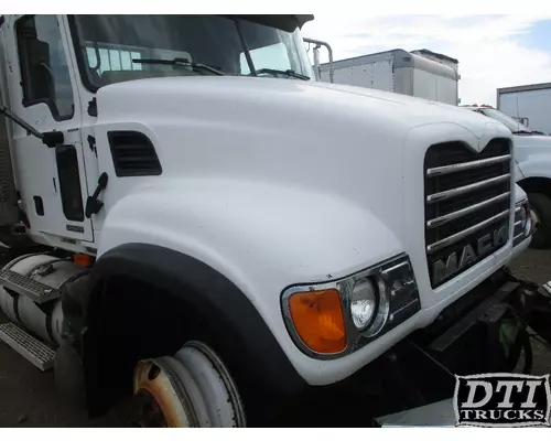 MACK CV713 GRANITE Hood