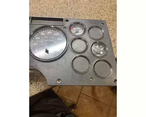 MACK CV713 GRANITE Instrument Cluster