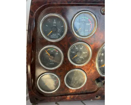 MACK CV713 GRANITE Instrument Cluster