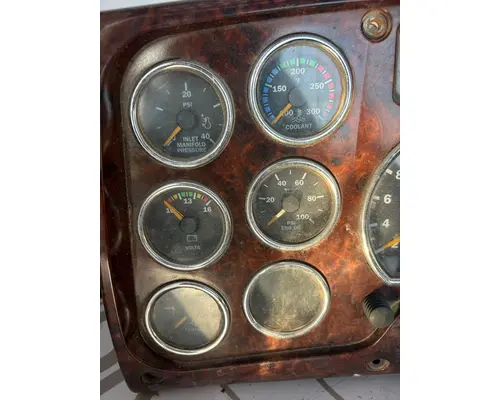 MACK CV713 GRANITE Instrument Cluster