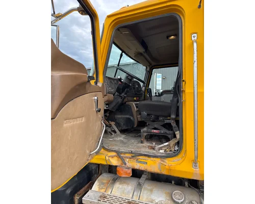 MACK CV713GRANITE Complete Vehicle