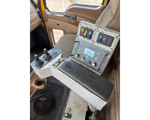 MACK CV713GRANITE Complete Vehicle