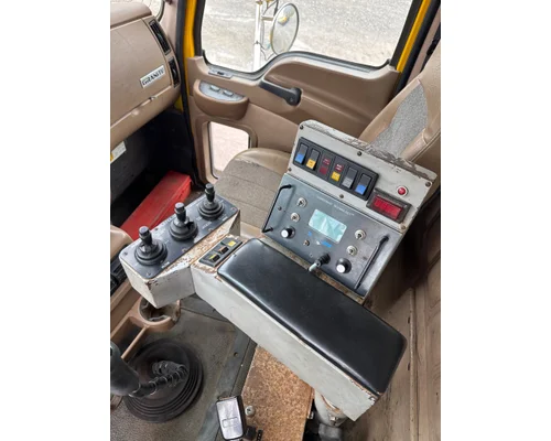 MACK CV713GRANITE Complete Vehicle