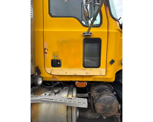 MACK CV713GRANITE Complete Vehicle