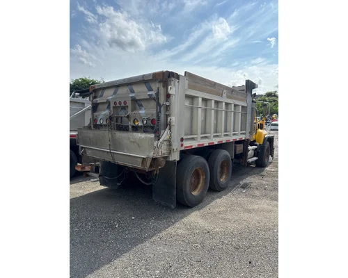MACK CV713GRANITE Complete Vehicle