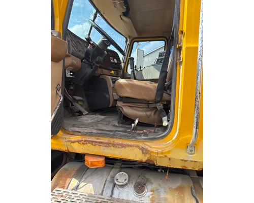 MACK CV713GRANITE Complete Vehicle