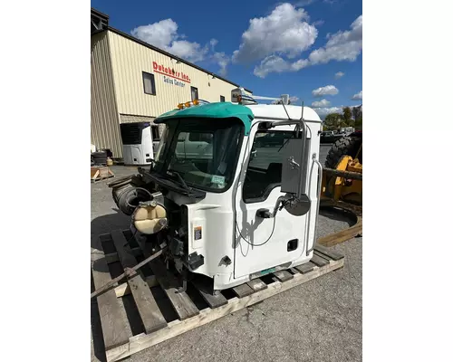 MACK CV713 Cab