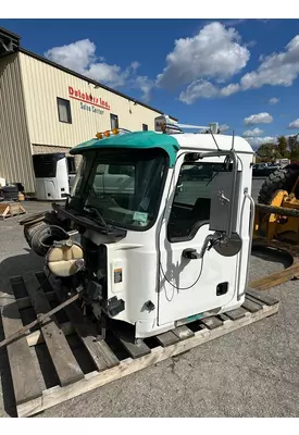 MACK CV713 Cab