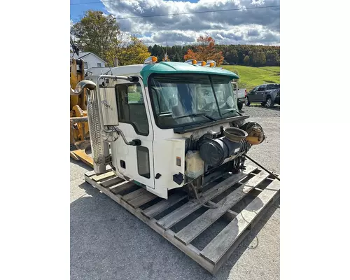 MACK CV713 Cab