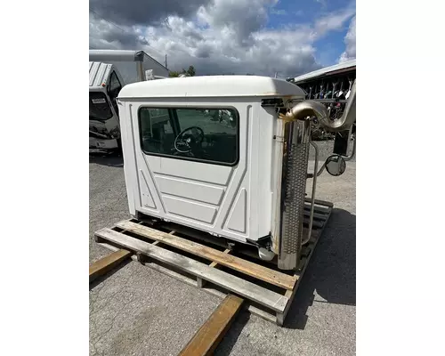 MACK CV713 Cab