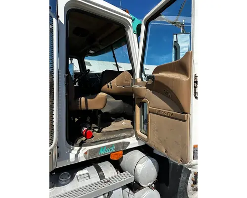MACK CV713 Cab