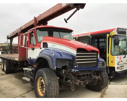 MACK CV713 WHOLE TRUCK FOR PARTS