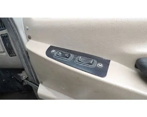 MACK CX 1999-2003 DOOR ASSEMBLY, FRONT