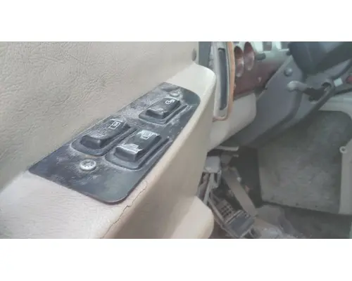 MACK CX 1999-2003 DOOR ASSEMBLY, FRONT