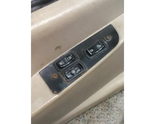 MACK CX 1999-2003 DOOR ASSEMBLY, FRONT