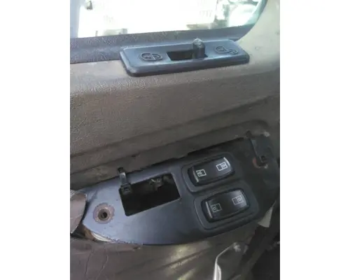 MACK CX 2004-2005 DOOR ASSEMBLY, FRONT