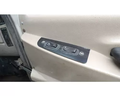 MACK CX 2004-2005 DOOR ASSEMBLY, FRONT