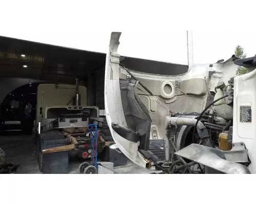 MACK CX613 1999-2005 HOOD