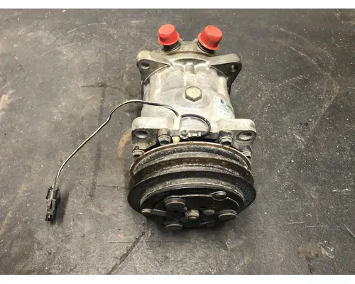 MACK CX613 VISION Air Conditioner Compressor