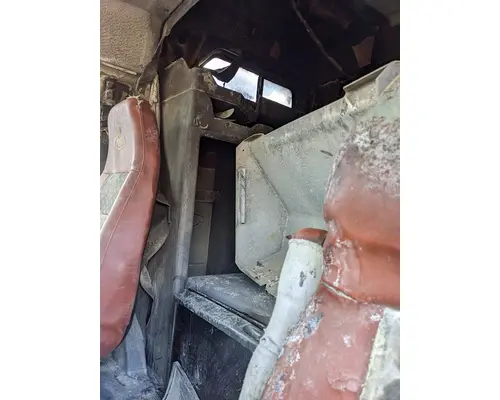 MACK CX613 VISION Cab Mount