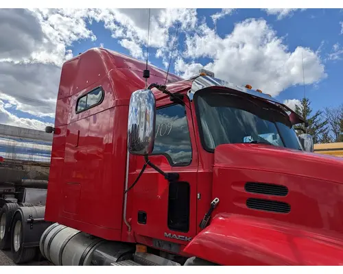 MACK CX613 VISION Cab Mount