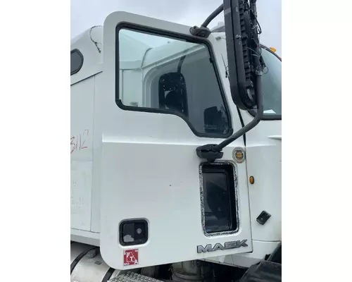 MACK CX613 VISION Door Assembly, Front