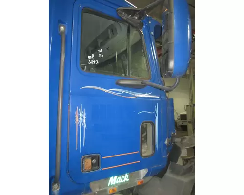 MACK CX613 VISION Door Assembly, Front