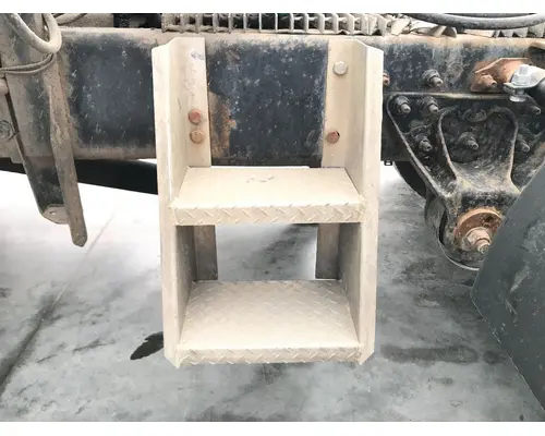 MACK CX613 VISION Engine Brackets, Misc.