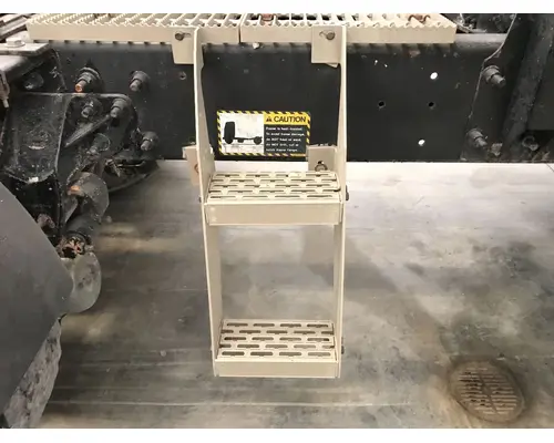 MACK CX613 VISION Engine Brackets, Misc.