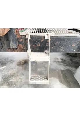 MACK CX613 VISION Engine Brackets, Misc.