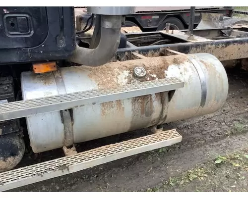 MACK CX613 VISION Fuel Tank