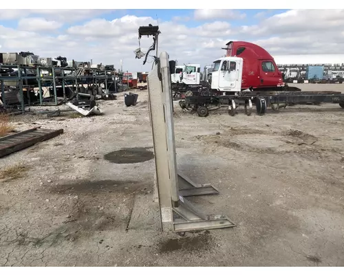 MACK CX613 VISION Headache Rack