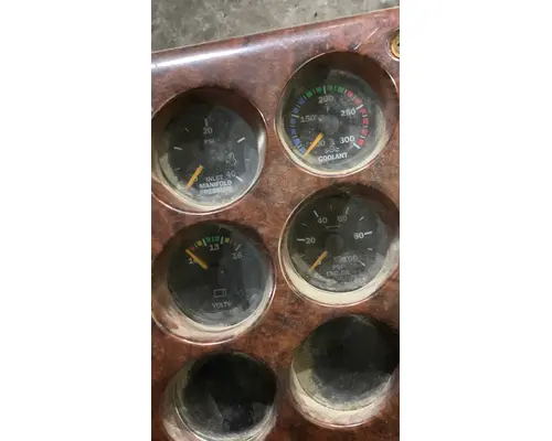 MACK CX613 VISION Instrument Cluster