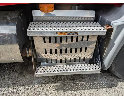 MACK CX613 VISION Step
