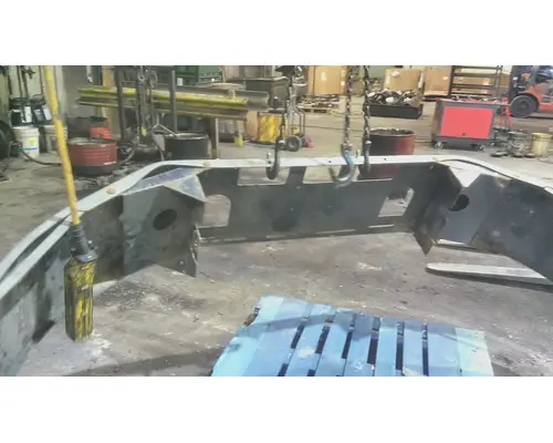 MACK CX613 BUMPER ASSEMBLY, FRONT