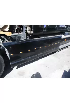 MACK CX613 CAB SKIRT/SIDE FAIRING