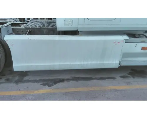 MACK CX613 CAB SKIRTSIDE FAIRING