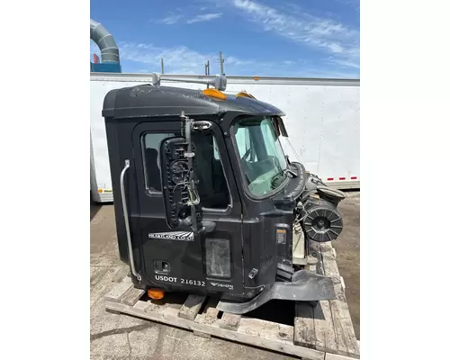 MACK CX613 Cab Assembly