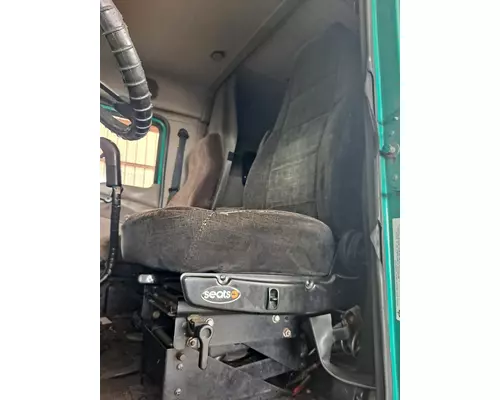 MACK CX613 SEAT, FRONT