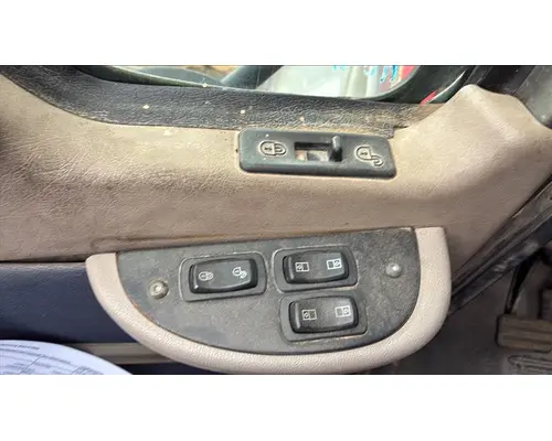MACK CXN 2003-2007 DOOR ASSEMBLY, FRONT