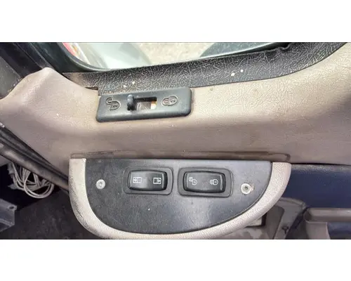 MACK CXN 2003-2007 DOOR ASSEMBLY, FRONT