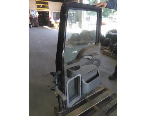 MACK CXN 2003-2007 DOOR ASSEMBLY, FRONT
