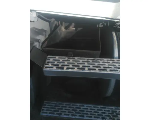 MACK CXN612 BATTERY BOX