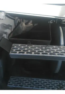 MACK CXN612 BATTERY BOX