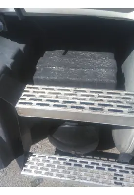 MACK CXN612 BATTERY BOX