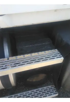 MACK CXN612 BATTERY BOX