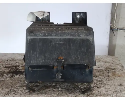 MACK CXN612 BATTERY BOX